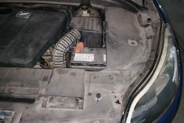 Used Zotye SR9 2017 2.0T Automatic Ultimate Edition Engine Bay Left