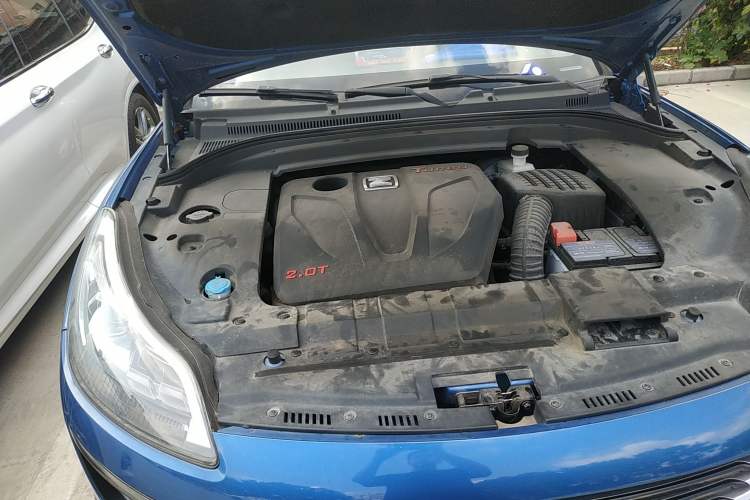 Used Zotye SR9 2017 2.0T Manual "Ultimate Light" Edition Engine Bay Right