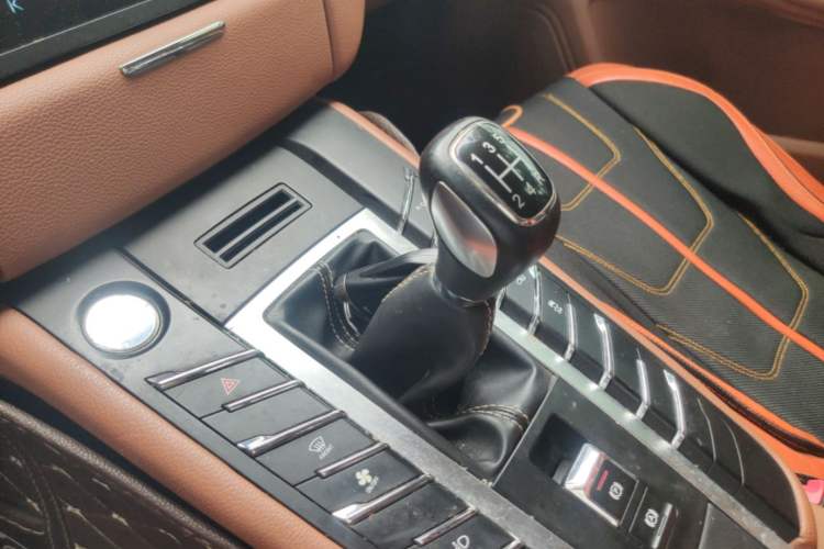 Used Zotye SR9 2017 2.0T Manual "Ultimate Road" Edition Gear Lever