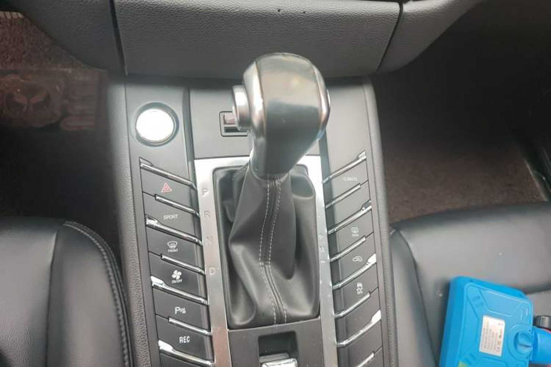 Used Zotye SR9 2017 2.0T Automatic Ultimate Dream Edition Gear Lever