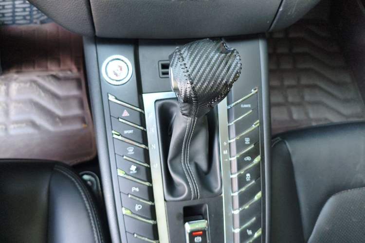 Used Zotye SR9 2017 2.0T Automatic Ultimate Edition Gear Lever