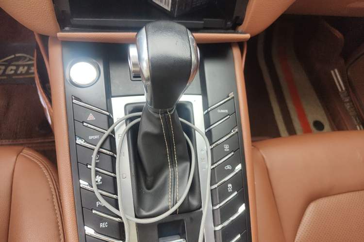 Used Zotye SR9 2017 2.0T Automatic Ultimate Dream Edition Gear Lever