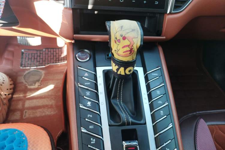 Used Zotye SR9 2017 2.0T Automatic Ultimate Dream Edition Gear Lever