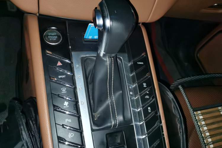 Used Zotye SR9 2017 2.0T Automatic Ultimate Edition Gear Lever