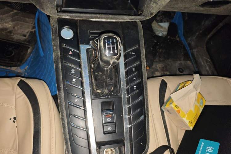 Used Zotye SR9 2017 2.0T Manual "Ultimate Road" Edition Gear Lever