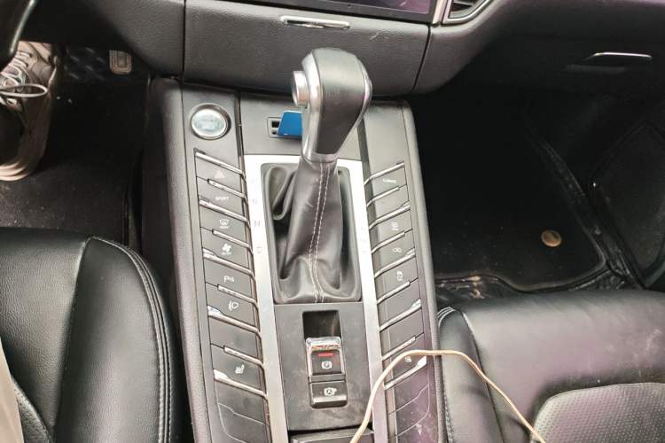 Used Zotye SR9 2017 2.0T Automatic Ultimate Edition Gear Lever