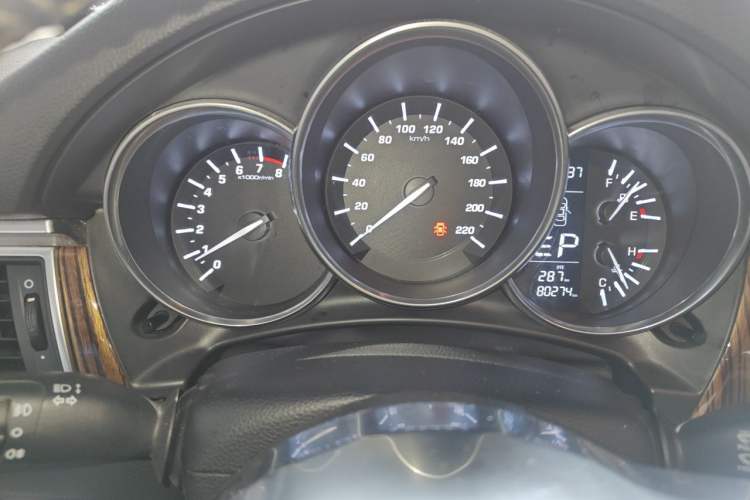 Used Zotye SR9 2017 2.0T Automatic Ultimate Road Edition Instrument Cluster