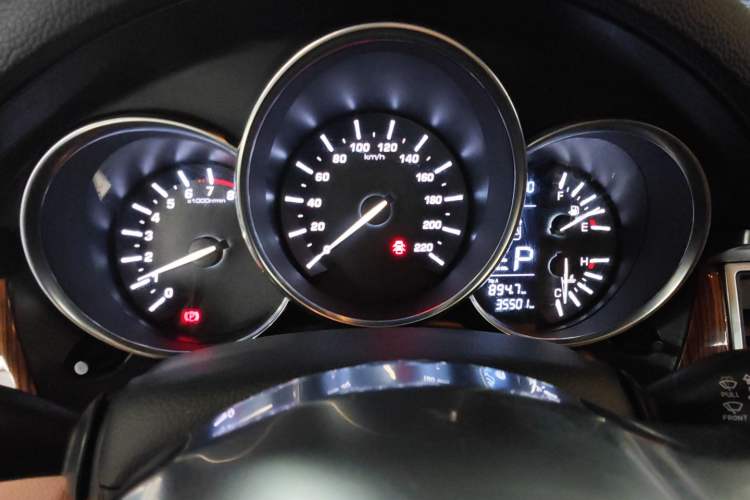 Used Zotye SR9 2017 2.0T Automatic Ultimate Road Edition Instrument Cluster