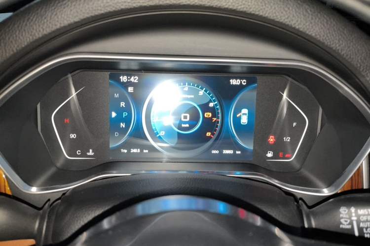 Used Zotye SR9 2017 2.0T Automatic Ultimate Dream Edition Instrument Cluster