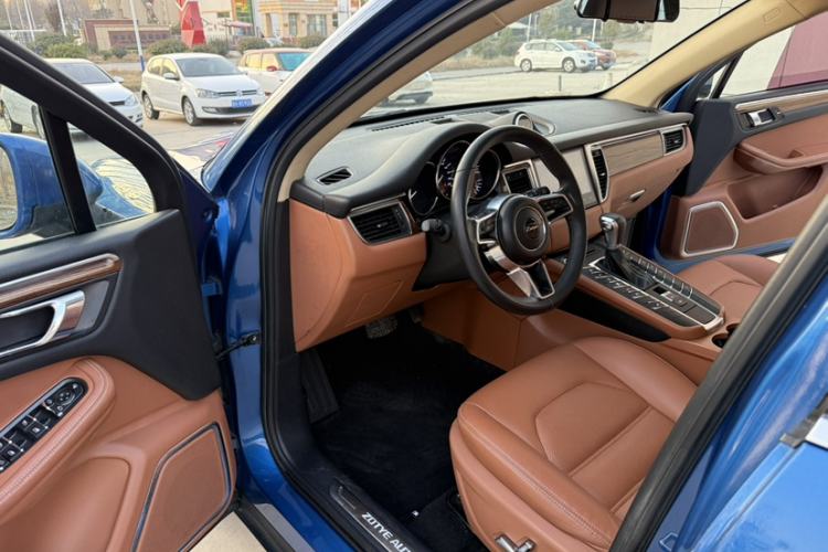 Used Zotye SR9 2017 2.0T Automatic Ultimate Edition Interior 1