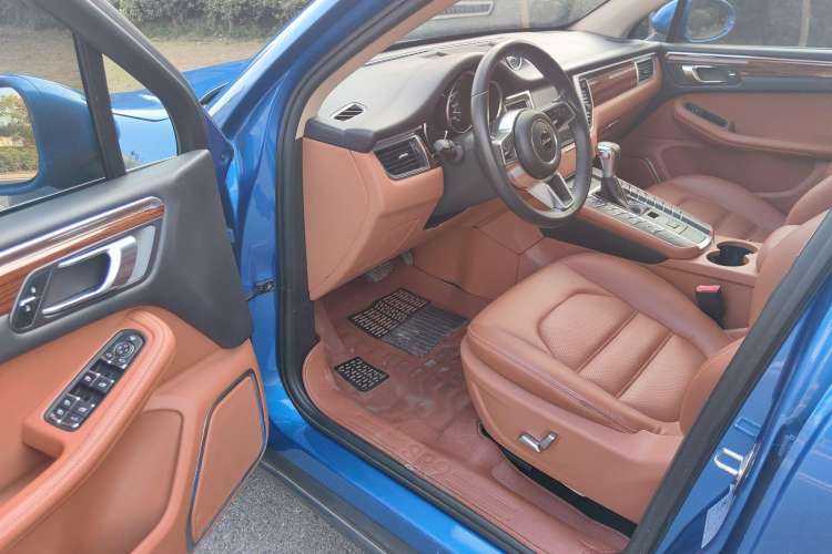 Used Zotye SR9 2017 2.0T Automatic Ultimate Edition Interior 2
