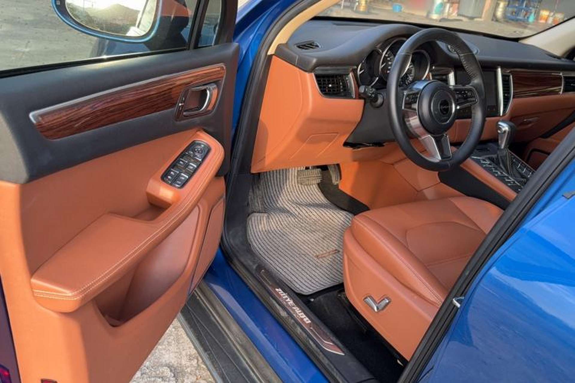 Used Zotye SR9 2017 2.0T Automatic Ultimate Edition Interior 2