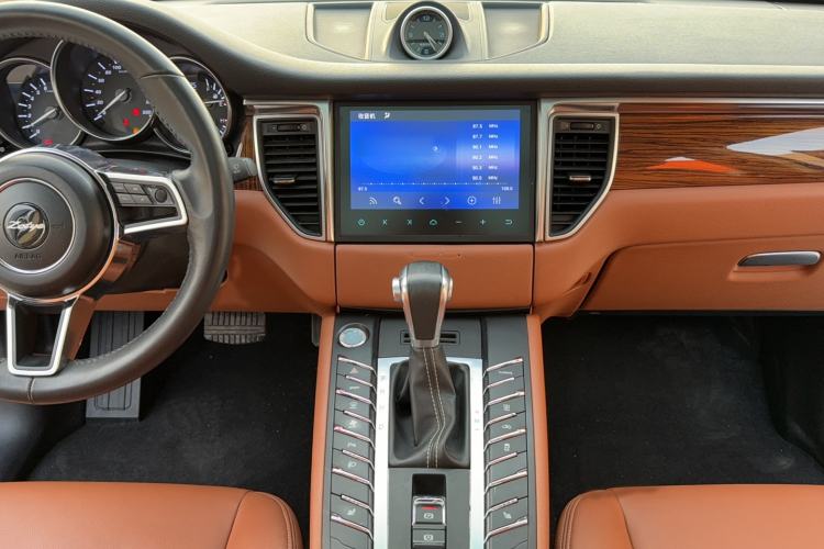 Used Zotye SR9 2017 2.0T Automatic Ultimate Edition Interior 6