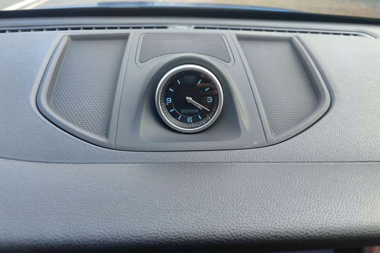 Used Zotye SR9 2017 2.0T Automatic Ultimate Edition Interior 6