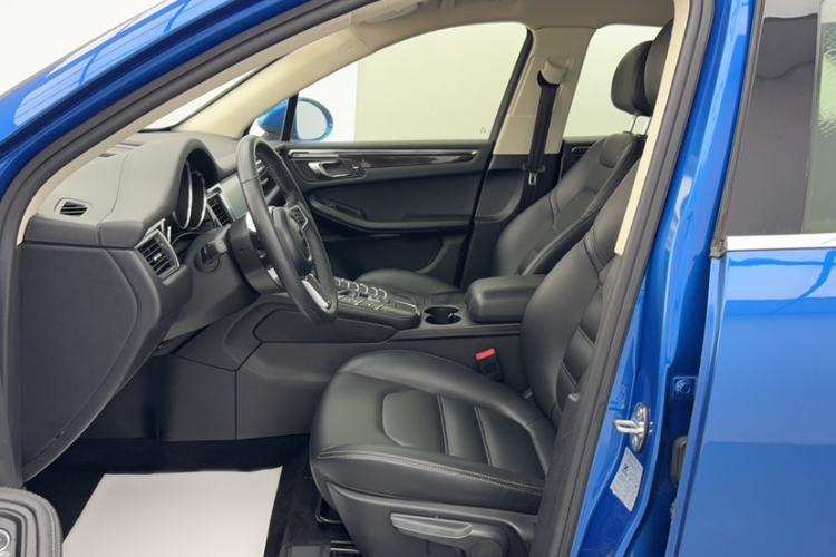 Used Zotye SR9 2017 2.0T Automatic Ultimate Road Edition Interior 9