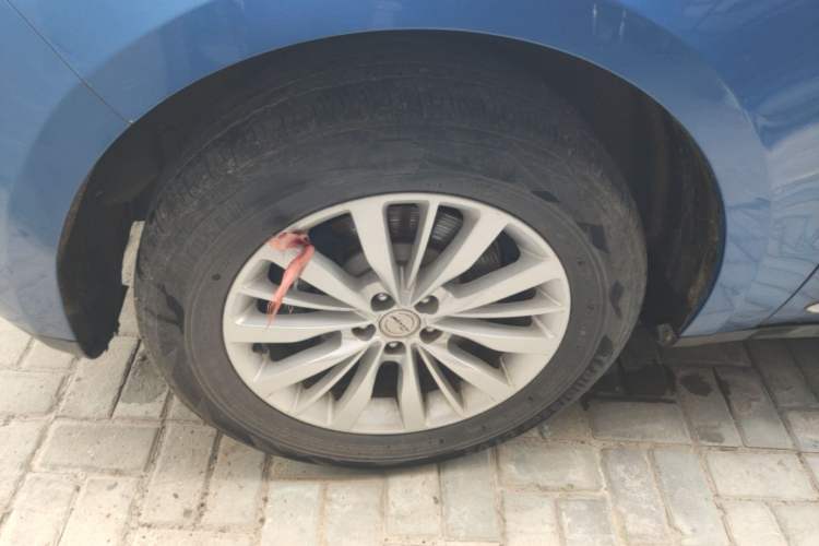 Used Zotye SR9 2017 2.0T Manual "Ultimate Road" Edition Left Front Wheel Hub