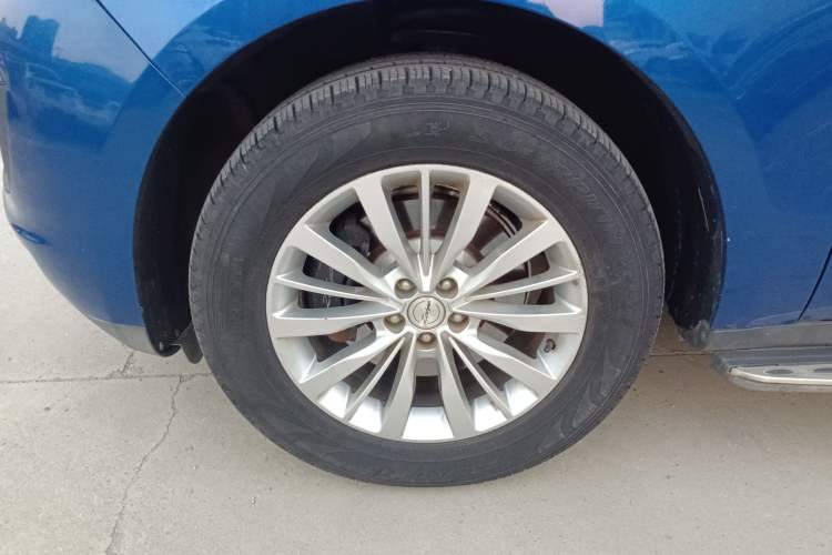 Used Zotye SR9 2017 2.0T Manual "Ultimate Light" Edition Left Front Wheel Hub