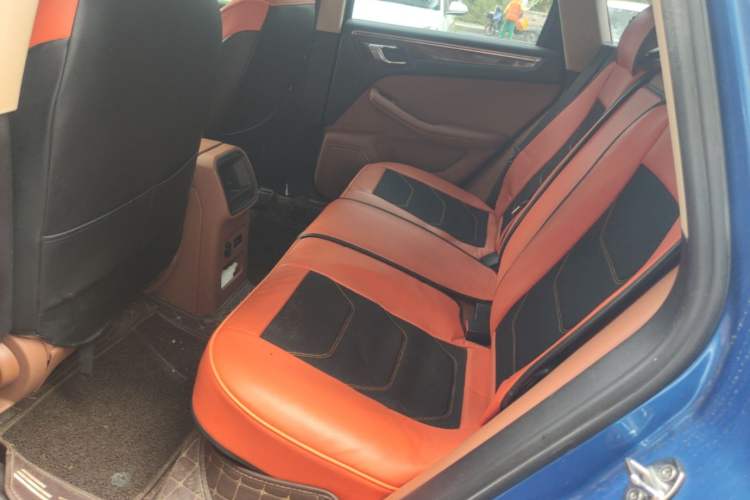 Used Zotye SR9 2017 2.0T Manual "Ultimate Road" Edition Left Rear Seat
