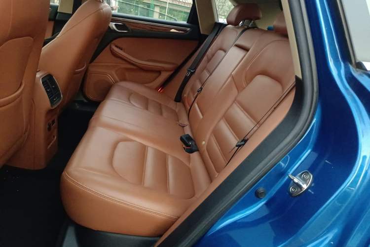 Used Zotye SR9 2017 2.0T Manual "Ultimate Light" Edition Left Rear Seat