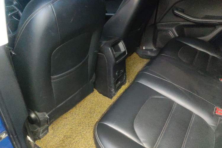 Used Zotye SR9 2017 2.0T Automatic Ultimate Road Edition Left Rear Seat