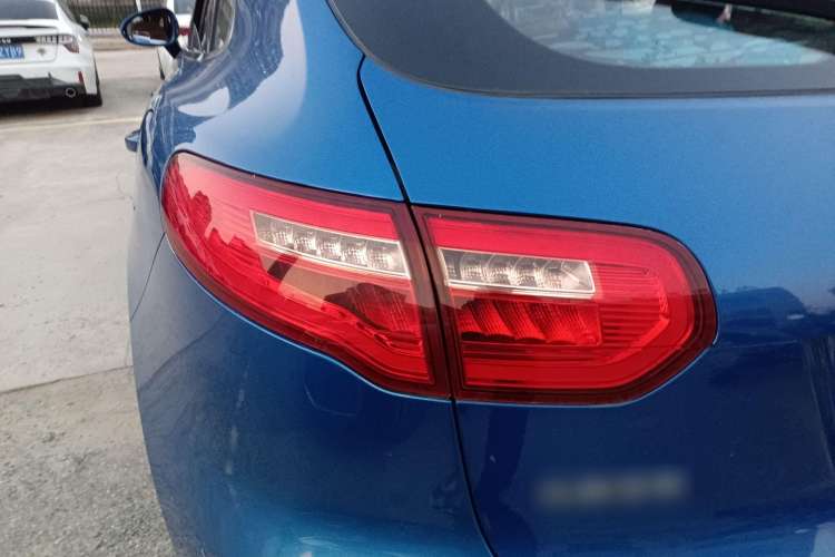 Used Zotye SR9 2017 2.0T Manual "Ultimate Light" Edition Left Rear Taillight