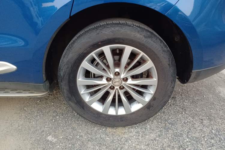Used Zotye SR9 2017 2.0T Manual "Ultimate Light" Edition Left Rear Wheel Hub