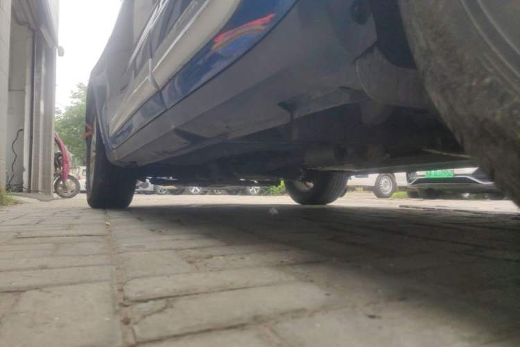Used Zotye SR9 2017 2.0T Manual "Ultimate Road" Edition Left Side Sill