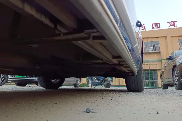 Used Zotye SR9 2017 2.0T Manual "Ultimate Light" Edition Left Side Sill