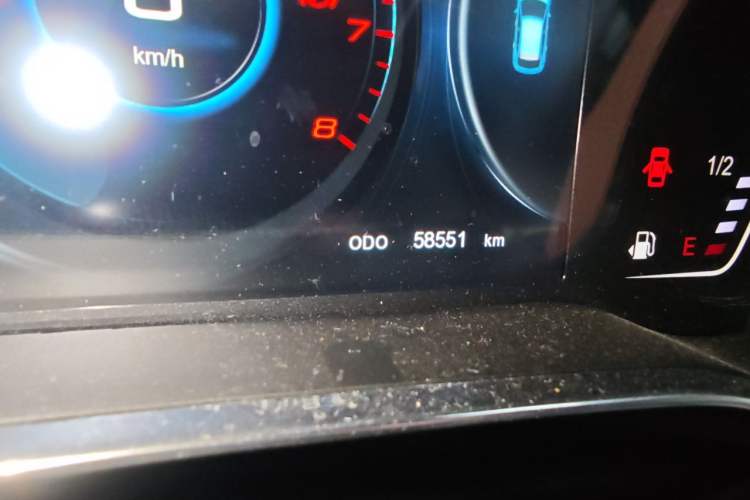 Used Zotye SR9 2017 2.0T Automatic Ultimate Dream Edition Odometer Close Up