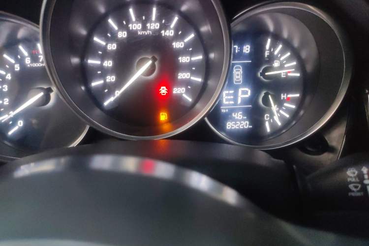 Used Zotye SR9 2017 2.0T Automatic Ultimate Road Edition Odometer Close Up