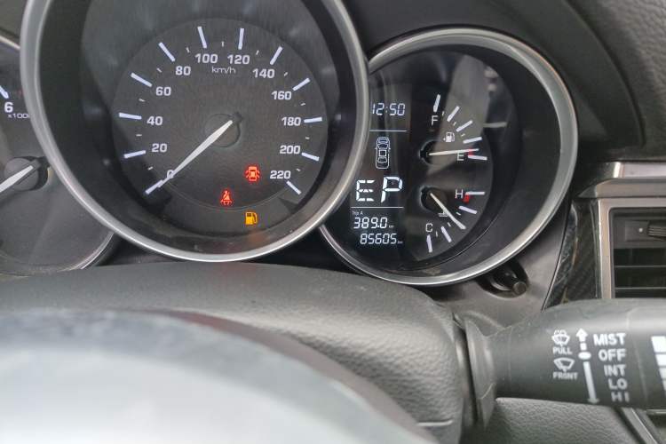 Used Zotye SR9 2017 2.0T Automatic Ultimate Road Edition Odometer Close Up
