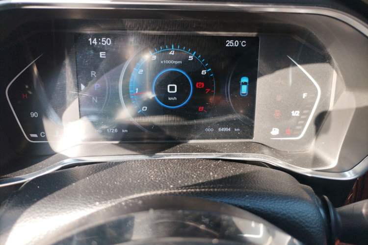 Used Zotye SR9 2017 2.0T Automatic Ultimate Dream Edition Odometer Close Up