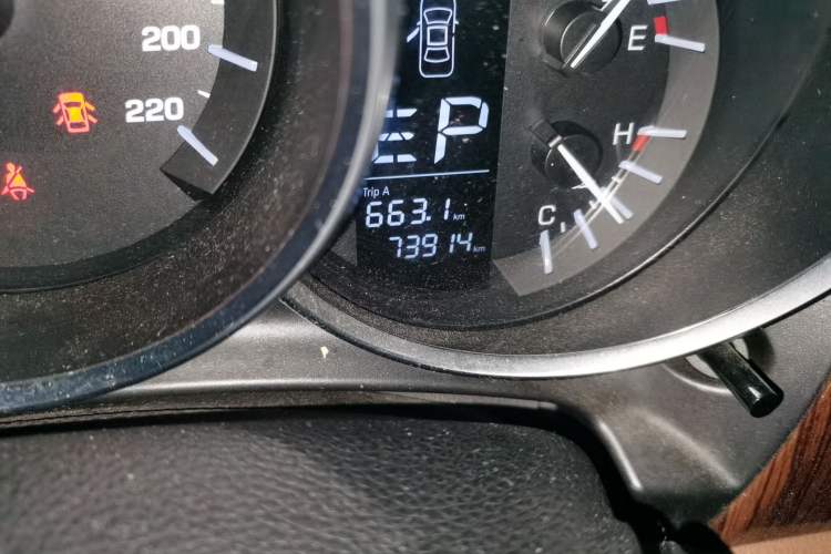 Used Zotye SR9 2017 2.0T Automatic Ultimate Edition Odometer Close Up