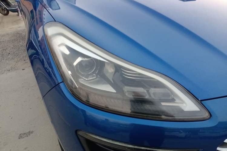 Used Zotye SR9 2017 2.0T Manual "Ultimate Light" Edition Right Front Headlight
