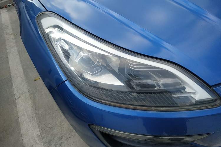 Used Zotye SR9 2017 2.0T Manual "Ultimate Light" Edition Right Front Headlight