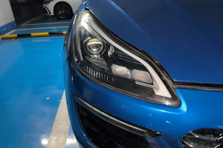 Used Zotye SR9 2017 2.0T Automatic Ultimate Dream Edition Right Front Headlight