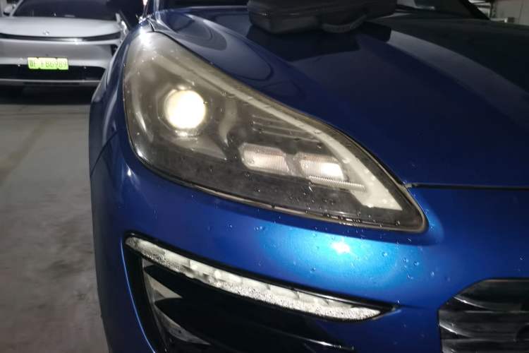 Used Zotye SR9 2017 2.0T Automatic Ultimate Edition Right Front Headlight