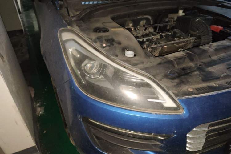 Used Zotye SR9 2017 2.0T Manual "Ultimate Road" Edition Right Front Headlight