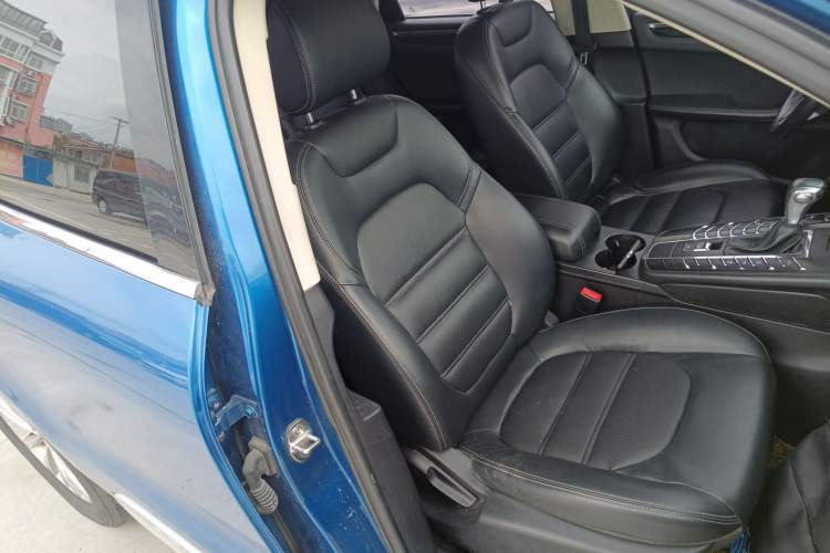 Used Zotye SR9 2017 2.0T Automatic Ultimate Road Edition Right Front Seat