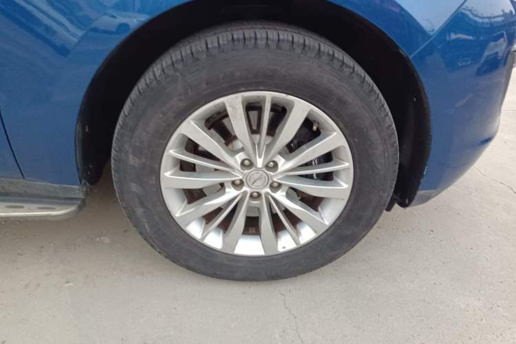 Used Zotye SR9 2017 2.0T Manual "Ultimate Light" Edition Right Front Wheel Hub