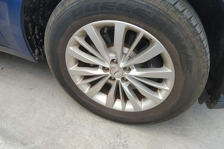Used Zotye SR9 2017 2.0T Manual "Ultimate Light" Edition Right Front Wheel Hub