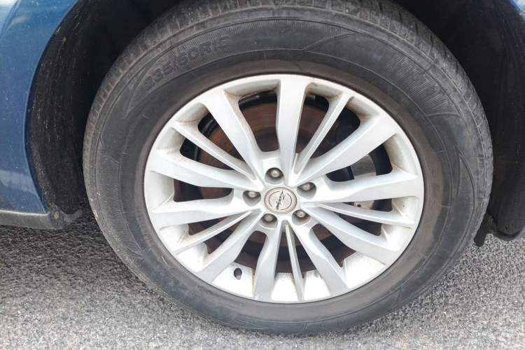 Used Zotye SR9 2017 2.0T Automatic Ultimate Edition Right Front Wheel Hub