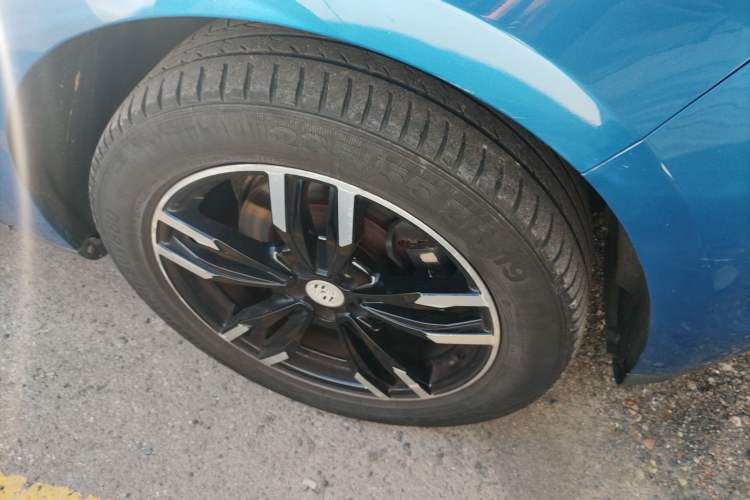 Used Zotye SR9 2017 2.0T Automatic Ultimate Dream Edition Right Front Wheel Hub