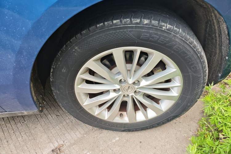 Used Zotye SR9 2017 2.0T Automatic Ultimate Edition Right Front Wheel Hub