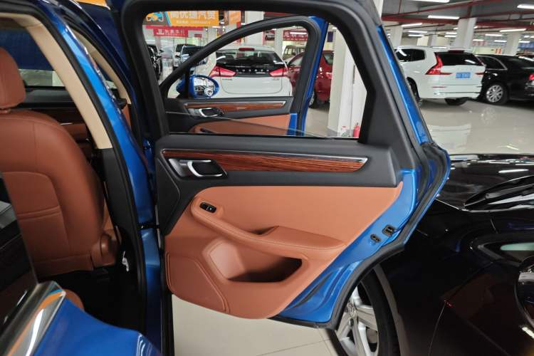 Used Zotye SR9 2017 2.0T Automatic Ultimate Road Edition Right Rear Door Interior