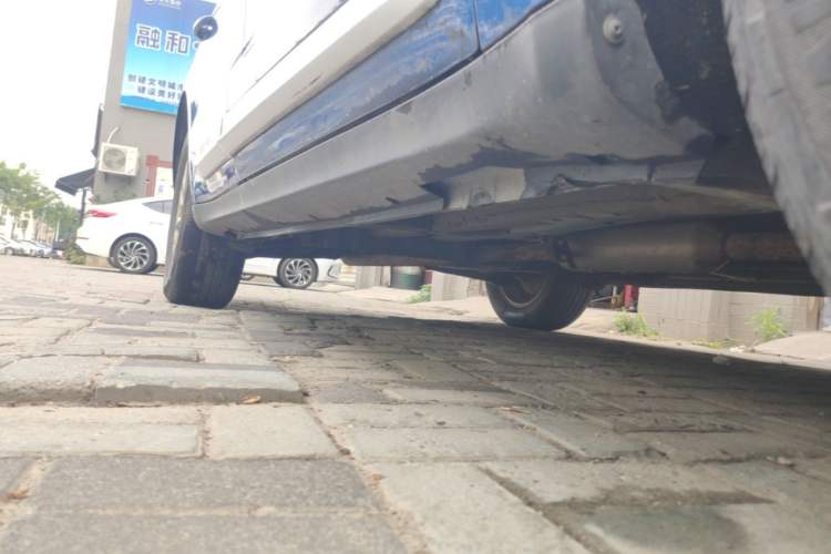 Used Zotye SR9 2017 2.0T Manual "Ultimate Road" Edition Right Side Sill