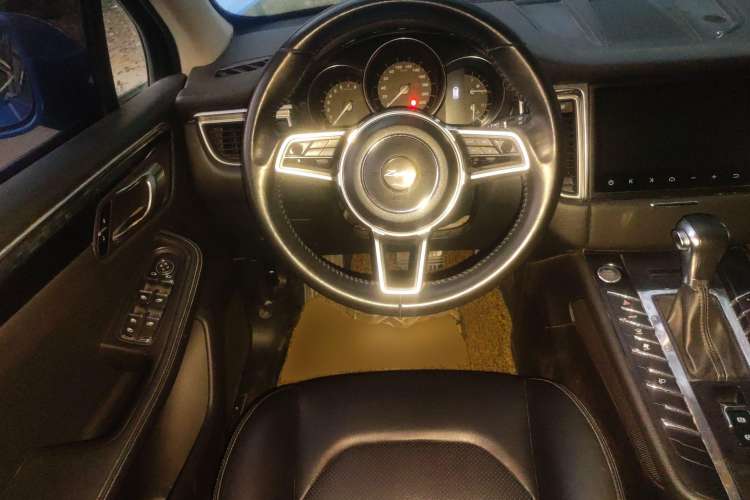 Used Zotye SR9 2017 2.0T Automatic Ultimate Road Edition Steering Wheel