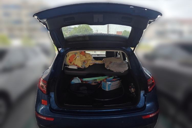 Used Zotye SR9 2017 2.0T Automatic Ultimate Road Edition Trunk
