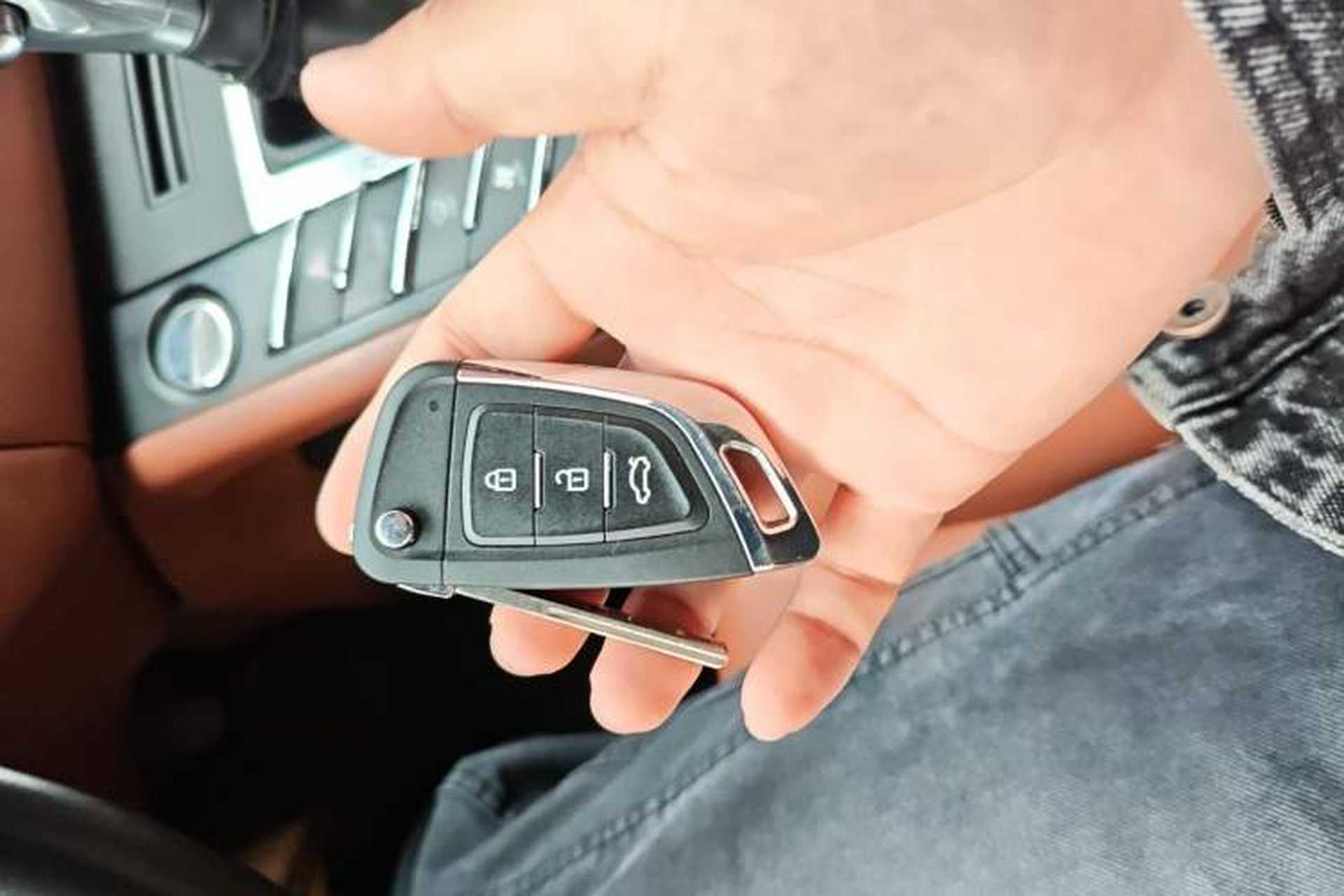 Used Zotye SR9 2017 2.0T Automatic Ultimate Road Edition Vehicle Key