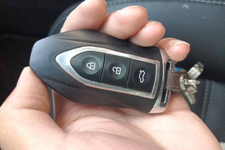 Used Zotye SR9 2017 2.0T Automatic Ultimate Edition Vehicle Key